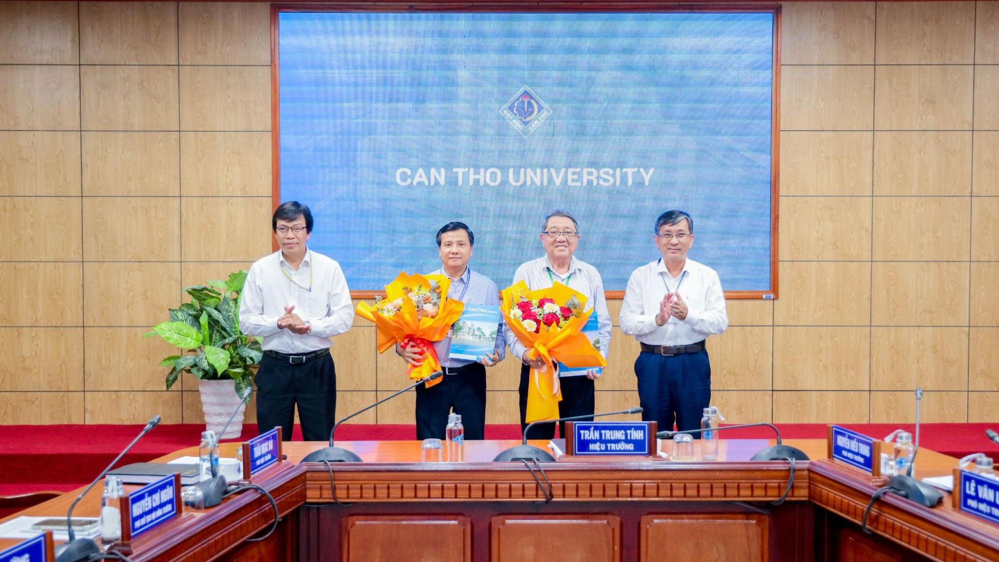 Trường Đại học Cần Thơ công bố các nhóm nghiên cứu trọng điểm, gắn kết phục vụ cộng đồng và hội nhập quốc tế